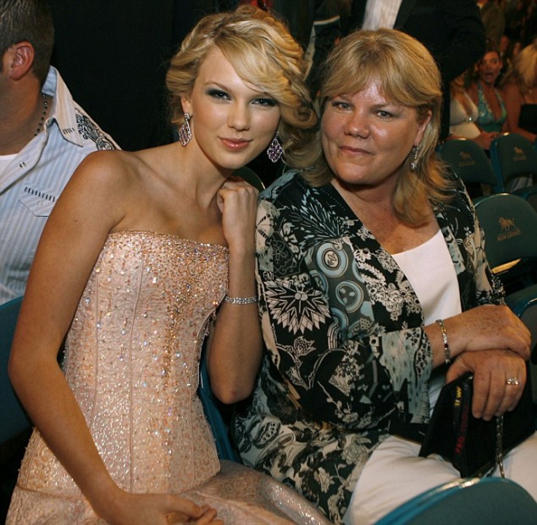 Prayformamaswift As Taylor Swift Mom Diagnosed With Cancer